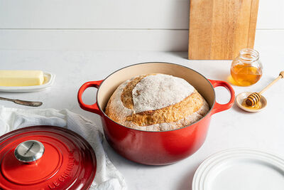 2qt Signature Cast Iron Round Dutch Oven